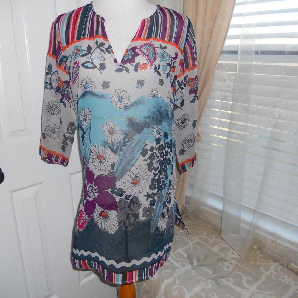 quarter sleeve sheer floral & striped tunic